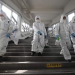 12mar2020—funcionarios-desinfetam-uma-estacao-de-metro-em-seul-na-coreia-do-sul-em-mais-uma-acao-para-evitar-o-aumento-de-transmissoes-do-novo-coronavirus-no-pais-1584017566898_v2_1920x1278